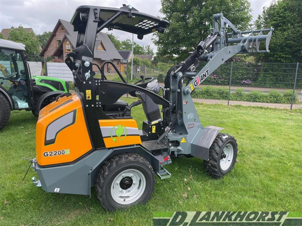 Radlader del tipo GiANT G 2200 E, Neumaschine en Klein Berßen (Imagen 2)