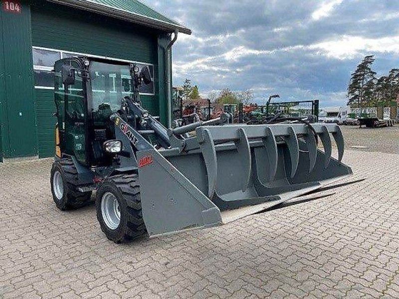 Radlader van het type GiANT G2200 HD, Vorführmaschine in Bellenberg (Foto 2)