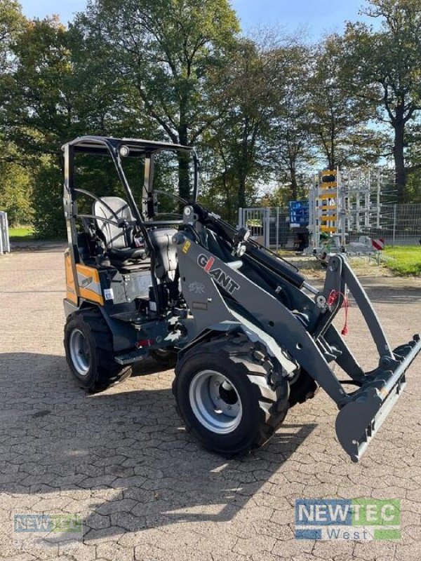 Radlader van het type GiANT G2200 HD, Gebrauchtmaschine in Schwanewede-Brundorf (Foto 2)