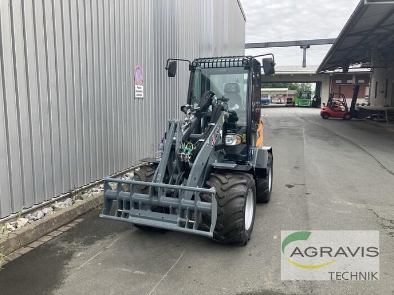 Radlader du type GiANT G2700 HD+, Neumaschine en Lage (Photo 2)