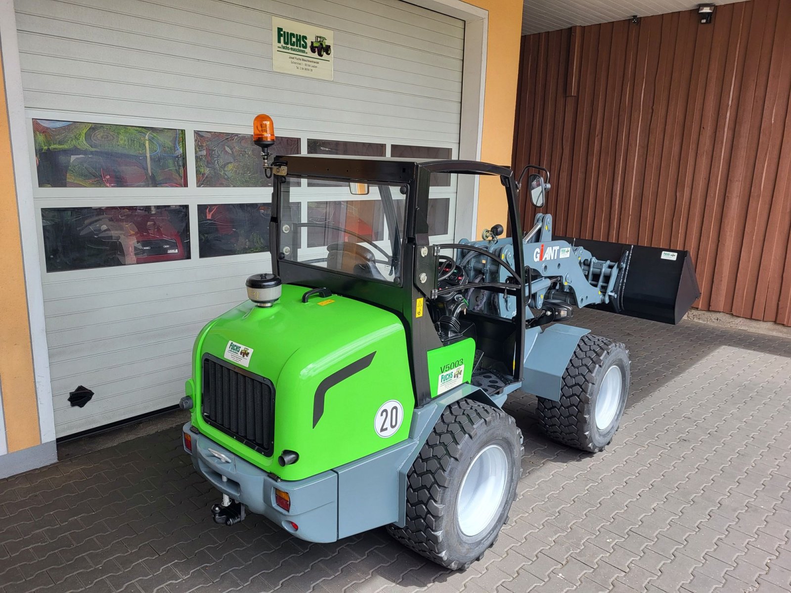 Radlader del tipo GiANT V5003 Radlader mit 2091 Bstd., Gebrauchtmaschine en Laaber (Imagen 4)