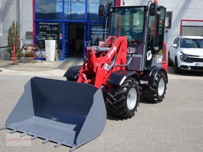 Radlader of the type Grizzly HQ260 Hoflader 4WD mit 1500Kg Hublast, Neumaschine in Fohnsdorf (Picture 1)