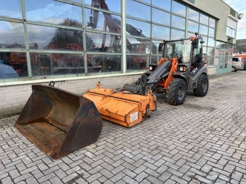 Radlader tipa Hitachi ZW 75, Gebrauchtmaschine u Roosendaal (Slika 5)