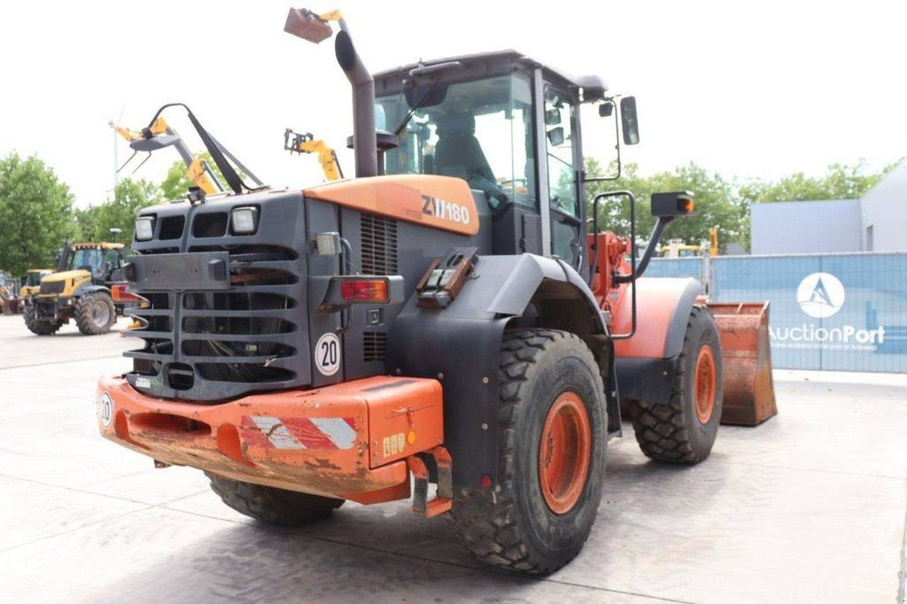 Radlader typu Hitachi ZW180, Gebrauchtmaschine v Antwerpen (Obrázek 8)