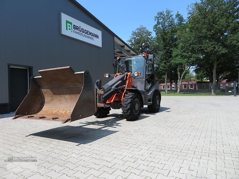 Radlader del tipo Hitachi ZW65 mit Schaufel+Palettengabel, erst 930 Stunden, Gebrauchtmaschine In Meppen (Immagine 9)