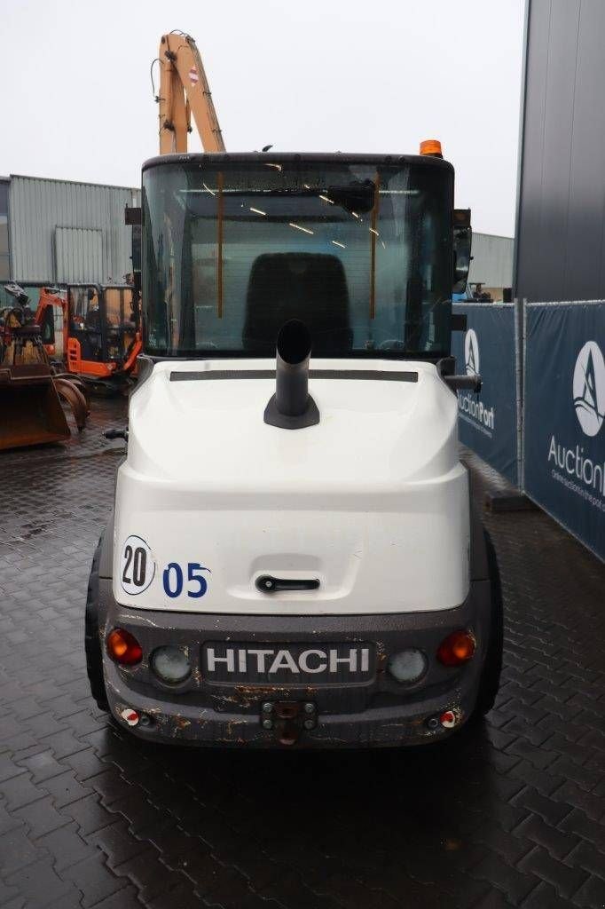 Radlader des Typs Hitachi ZW75, Gebrauchtmaschine in Antwerpen (Bild 4)