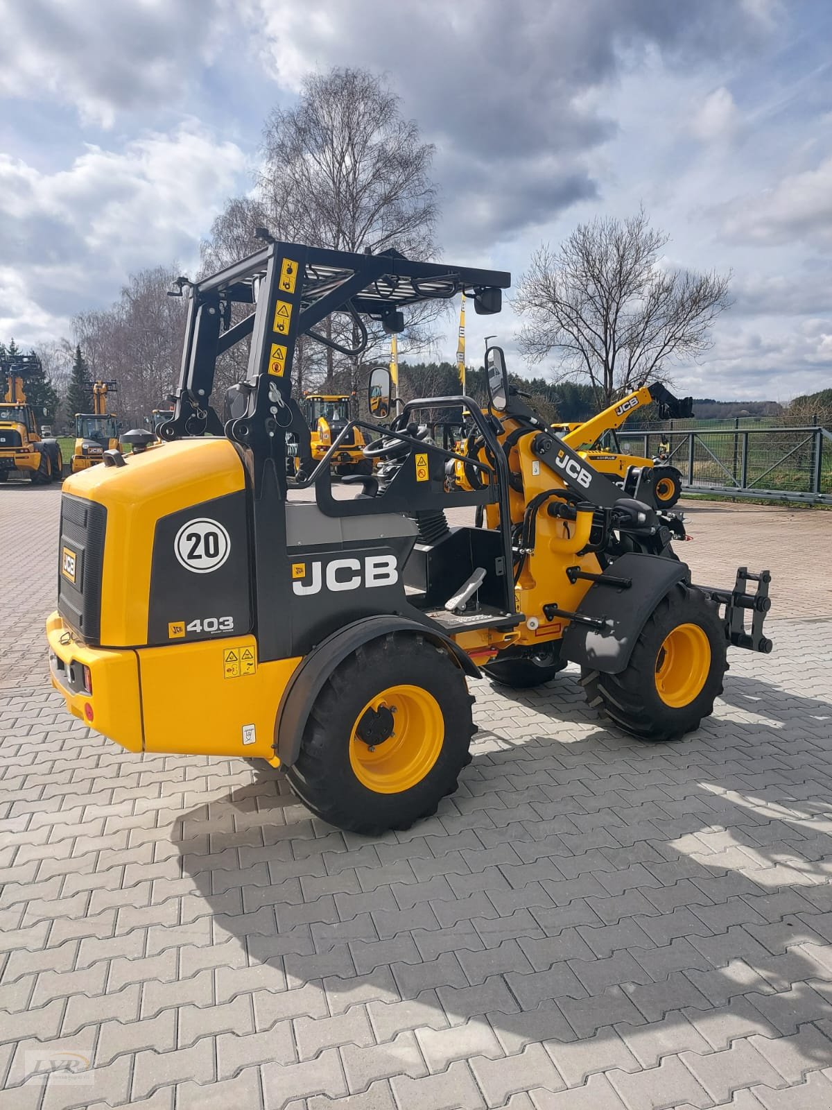 Radlader van het type JCB 403 Abklappbares Schutzdach, Neumaschine in Pegnitz (Foto 5)