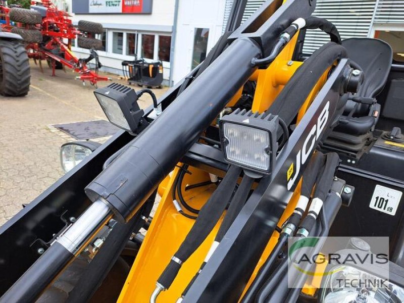 Radlader del tipo JCB 403 AGRI SMART POWER, Gebrauchtmaschine In Schneverdingen (Immagine 9)