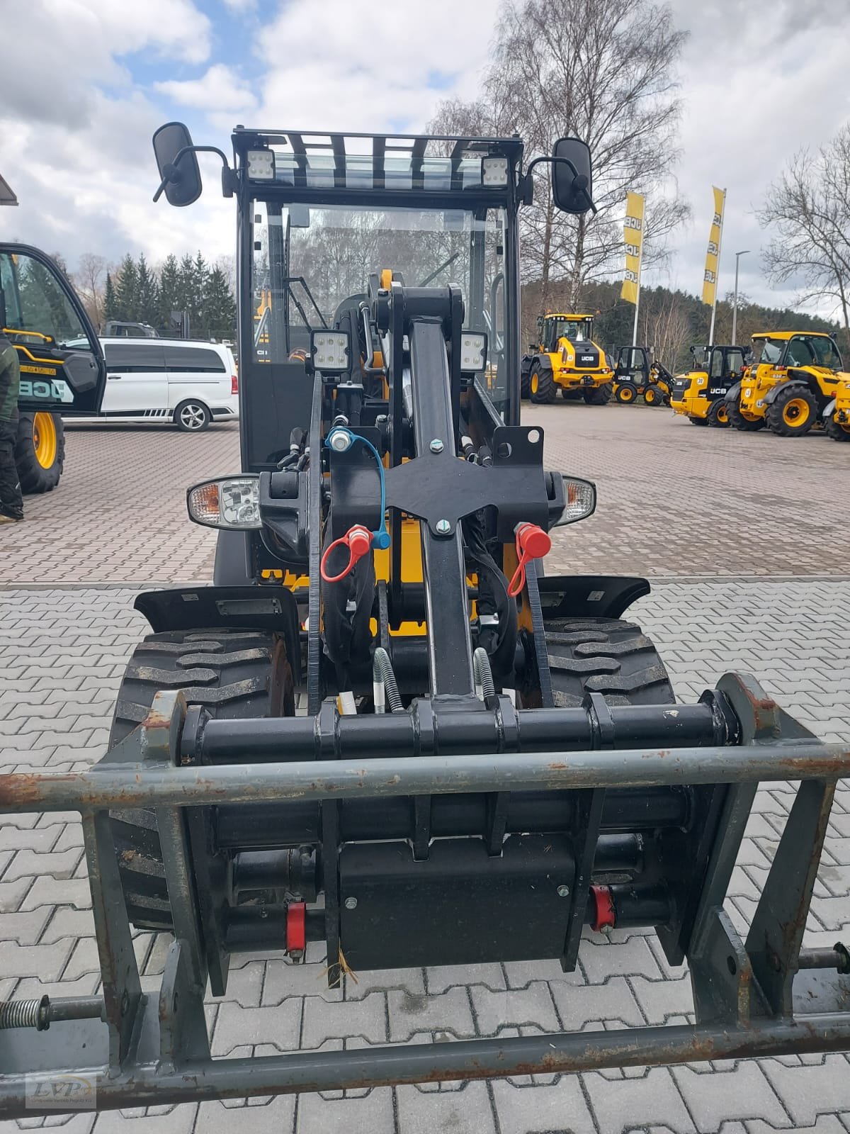 Radlader van het type JCB 403 E  (BLE Förderfähig mit 20 %), Neumaschine in Pegnitz (Foto 4)