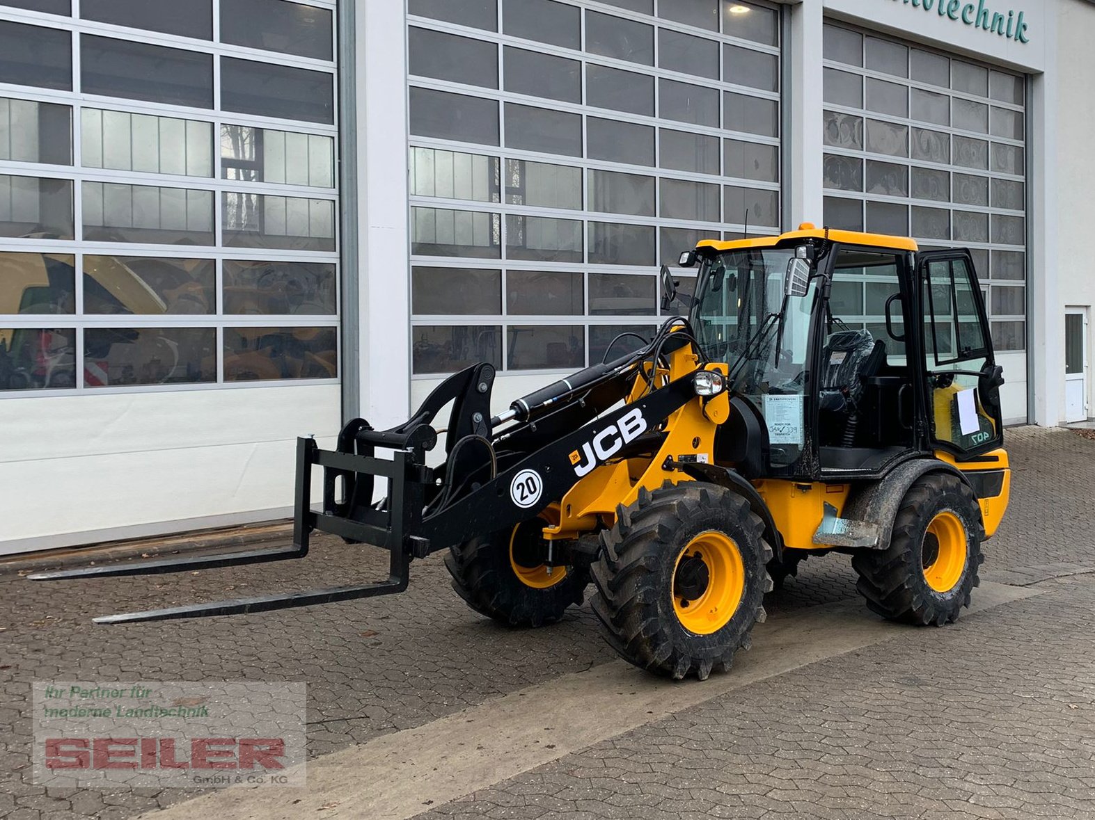 Radlader tipa JCB 407 Agri, Neumaschine u Ansbach (Slika 1)