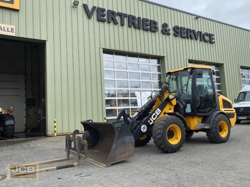 Radlader des Typs JCB 407 Kompaktlader, Gebrauchtmaschine in Frechen (Bild 1)