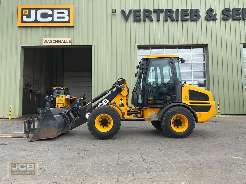 Radlader des Typs JCB 407 Kompaktlader, Gebrauchtmaschine in Frechen (Bild 2)