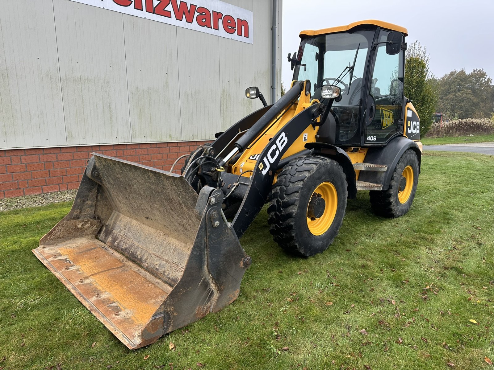 Radlader du type JCB 409 Radlader / Hoflader inkl. Hydr. SWE, Palettengabel, Klappschaufel, Gebrauchtmaschine en Wagenfeld (Photo 3)