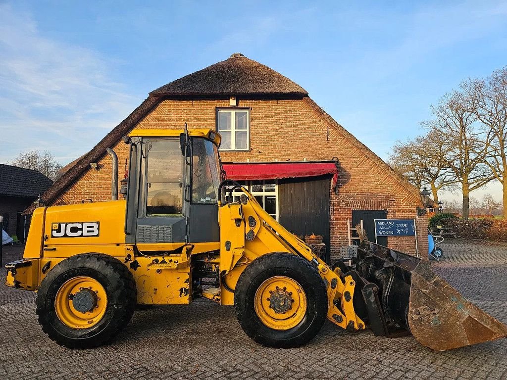 Radlader van het type JCB 410 loader 8100 uur bak en lepels shovel, Gebrauchtmaschine in Scherpenzeel (Foto 1)