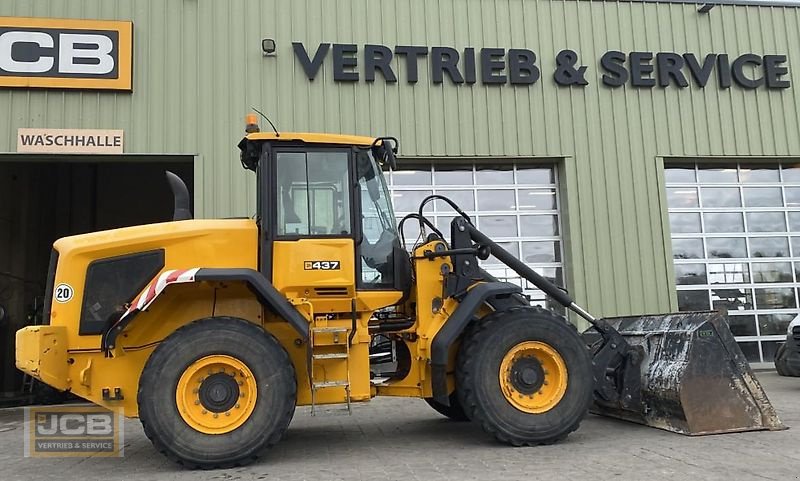 Radlader of the type JCB 437 HT, Gebrauchtmaschine in Frechen (Picture 1)