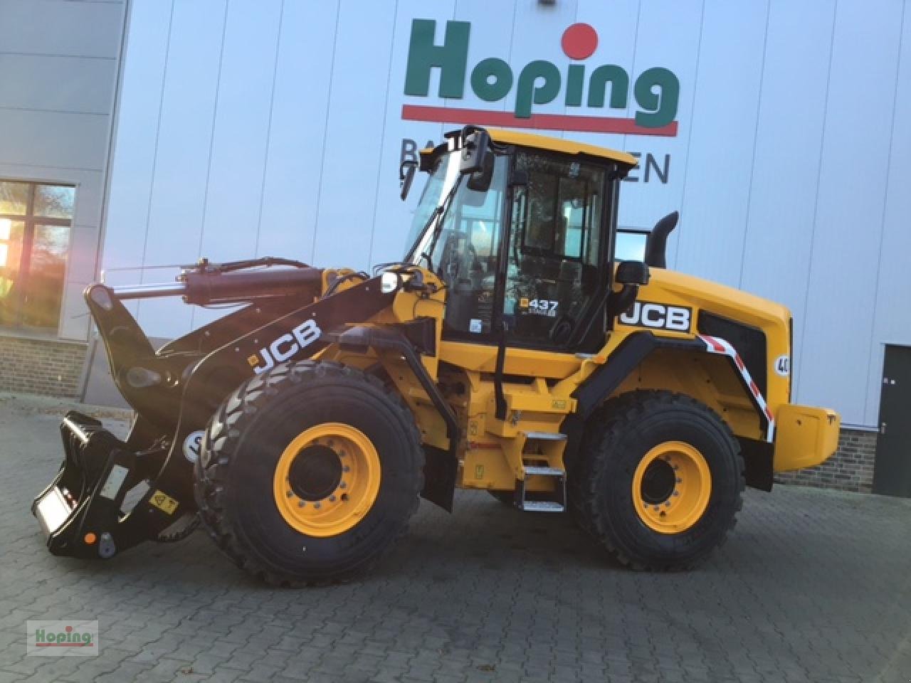 Radlader del tipo JCB 437 ZX, Neumaschine In Bakum (Immagine 1)