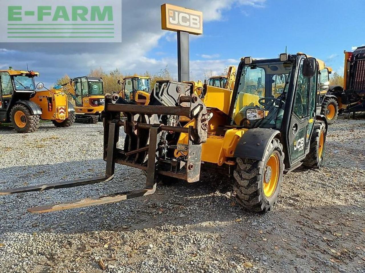 Radlader typu JCB 525-60 agri plus, Gebrauchtmaschine v SKARBIMIERZ – OSIEDLE (Obrázek 2)