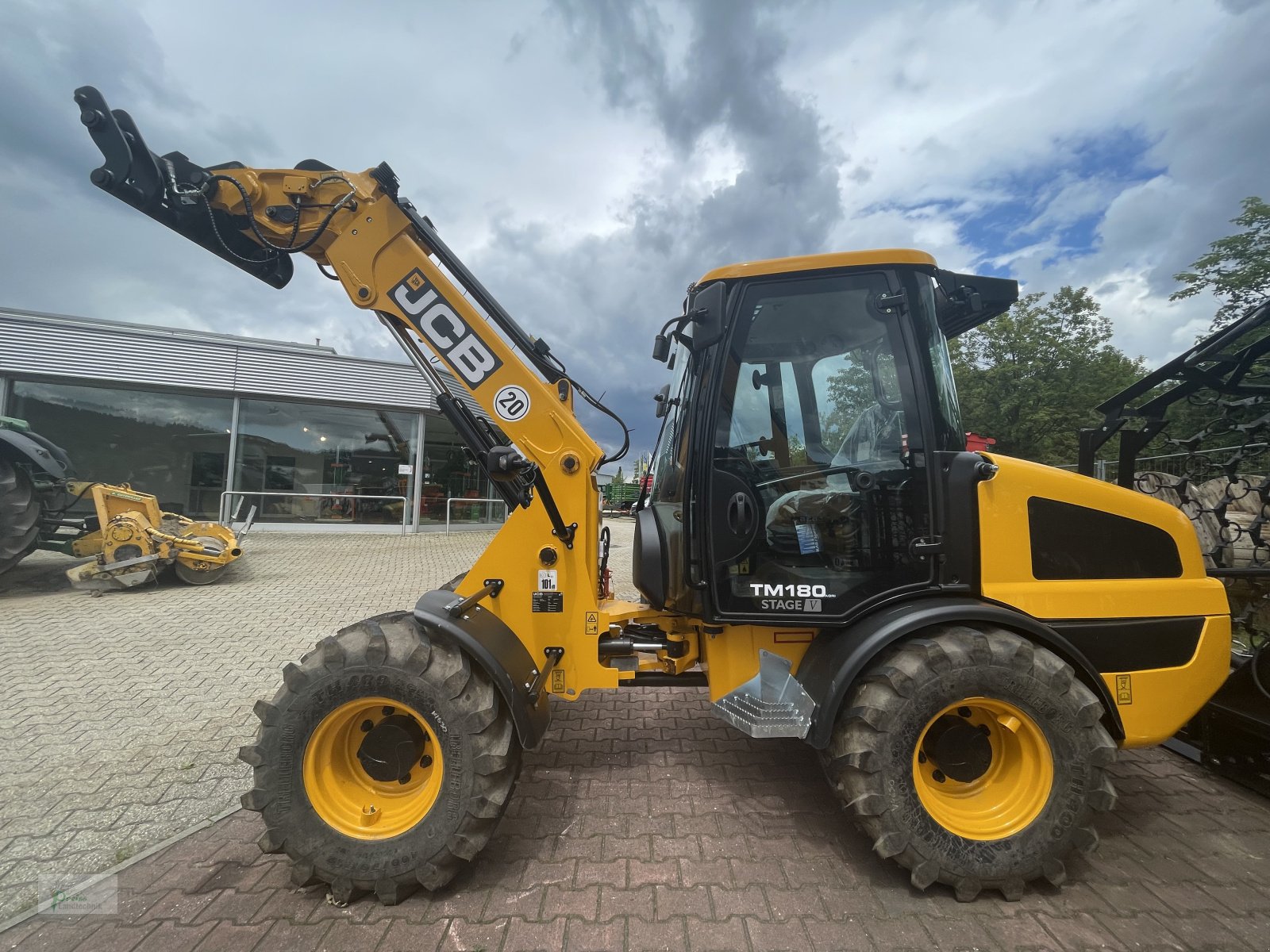 Radlader des Typs JCB TM 180, Neumaschine in Bad Kötzting (Bild 5)