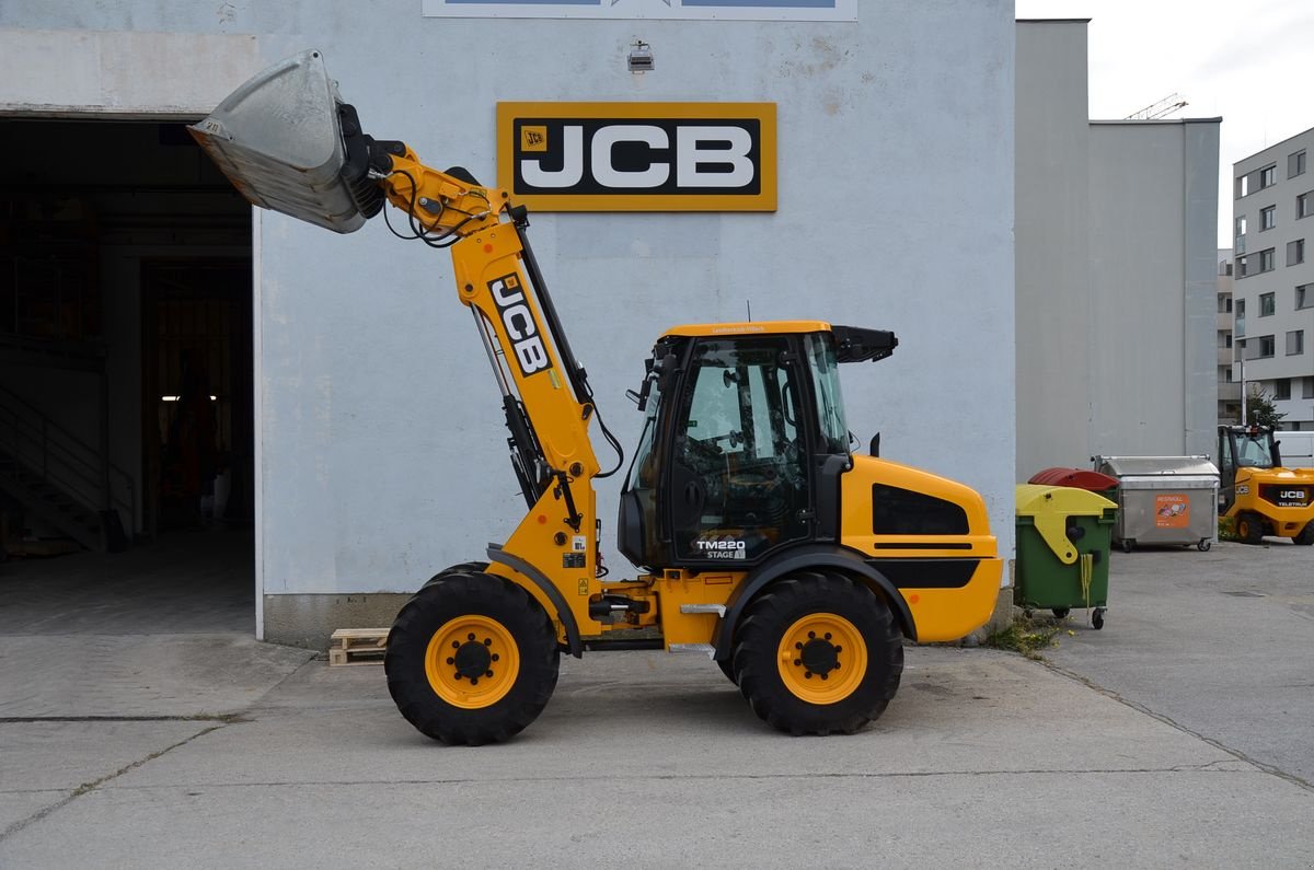 Radlader du type JCB TM 220 AGRI, Gebrauchtmaschine en Wien (Photo 1)