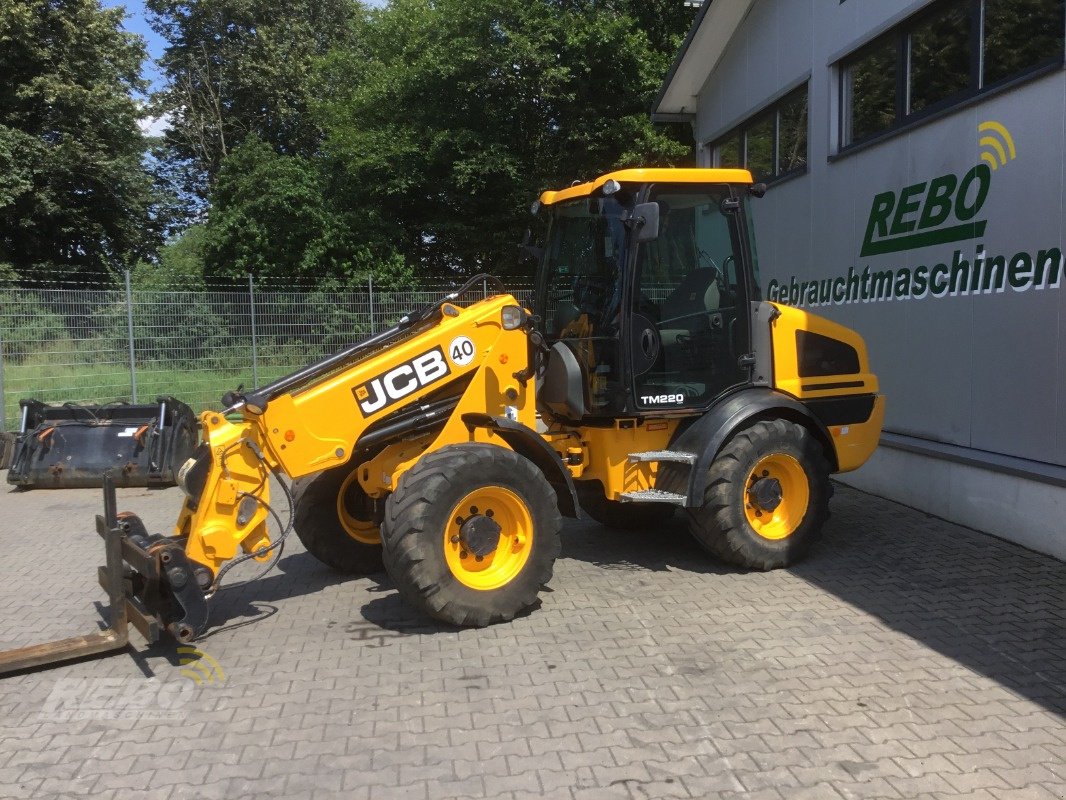 Radlader des Typs JCB TM 220 Agri, Gebrauchtmaschine in Neuenkirchen-Vörden (Bild 1)