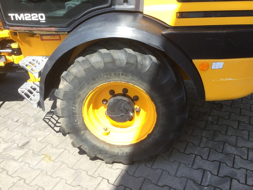 Radlader van het type JCB TM 220 Agri, Gebrauchtmaschine in Neuenkirchen-Vörden (Foto 18)