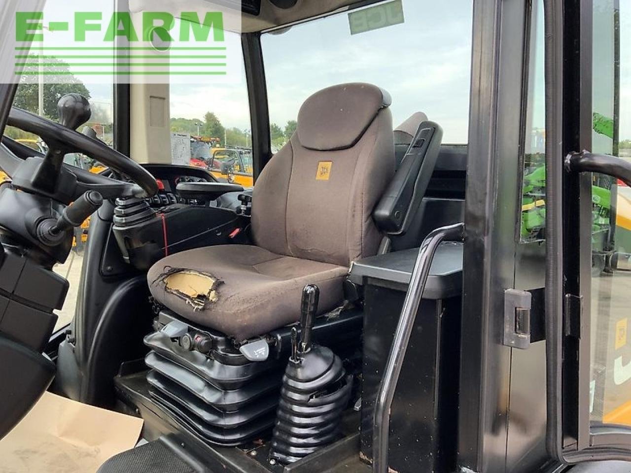 Radlader des Typs JCB tm320 agri pivot steer (st20650), Gebrauchtmaschine in SHAFTESBURY (Bild 15)