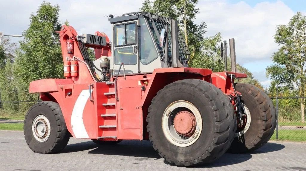 Radlader del tipo Kalmar RTD 1623 LOG GRAPPLE LOG STACKER, Gebrauchtmaschine en Marknesse (Imagen 9)