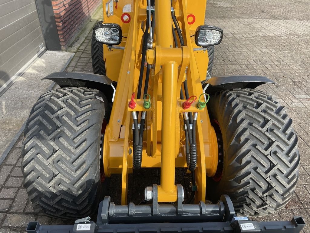 Radlader typu Knikmops KM250 minishovel / kniklader &euro;125 per dag, Gebrauchtmaschine v Neer (Obrázok 8)