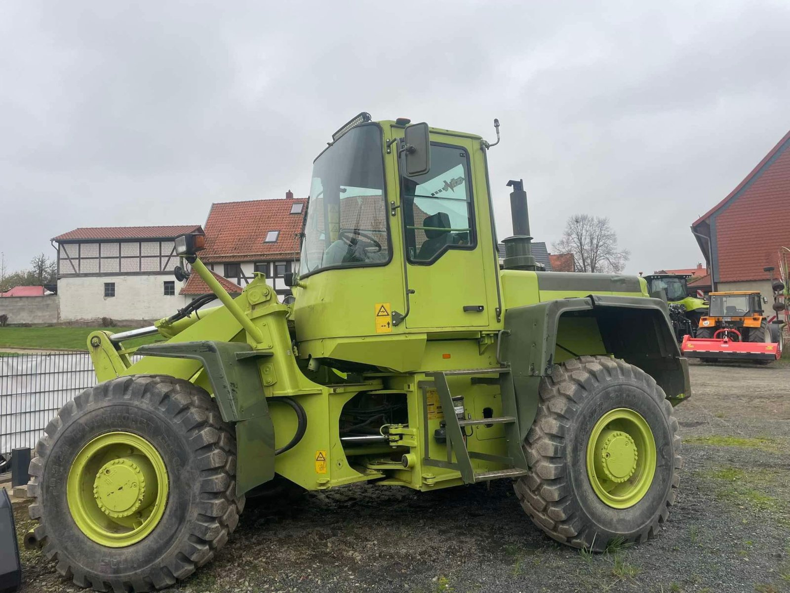 Radlader van het type Komatsu WA 270-3, Gebrauchtmaschine in Gillersheim (Foto 1)