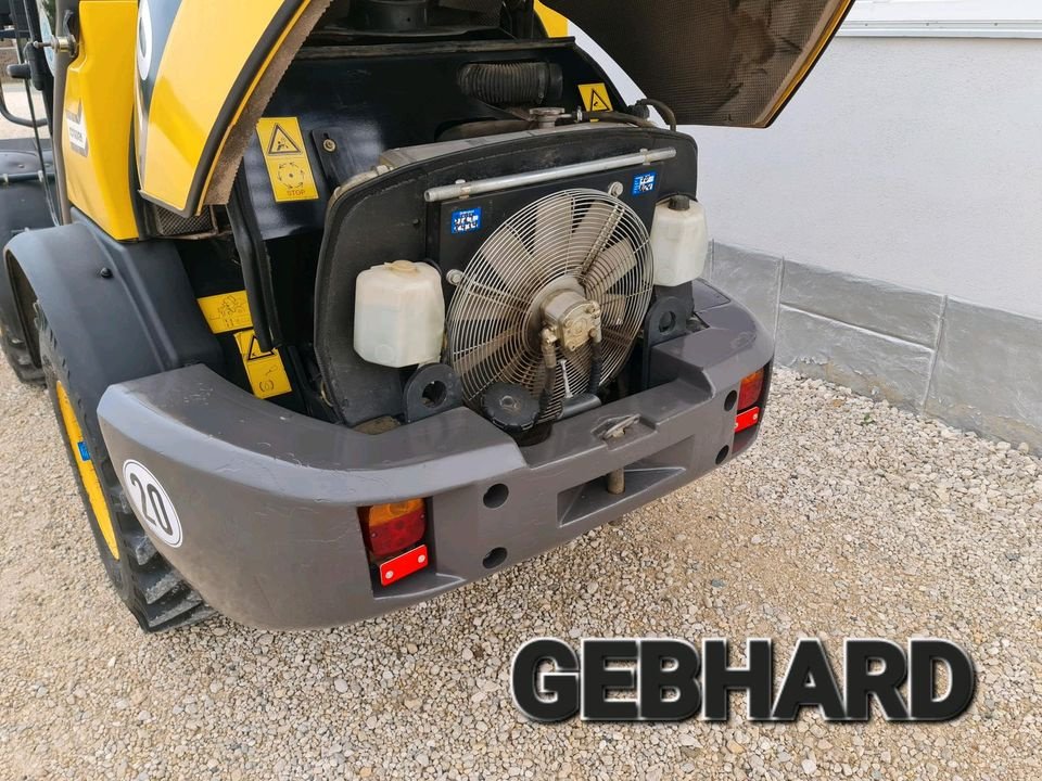 Radlader tipa Komatsu WA 70-5 mit Schaufel und Palettengabel / Hydraulikpumpe Neu Hoflader Knicklader, Gebrauchtmaschine u Großschönbrunn (Slika 7)