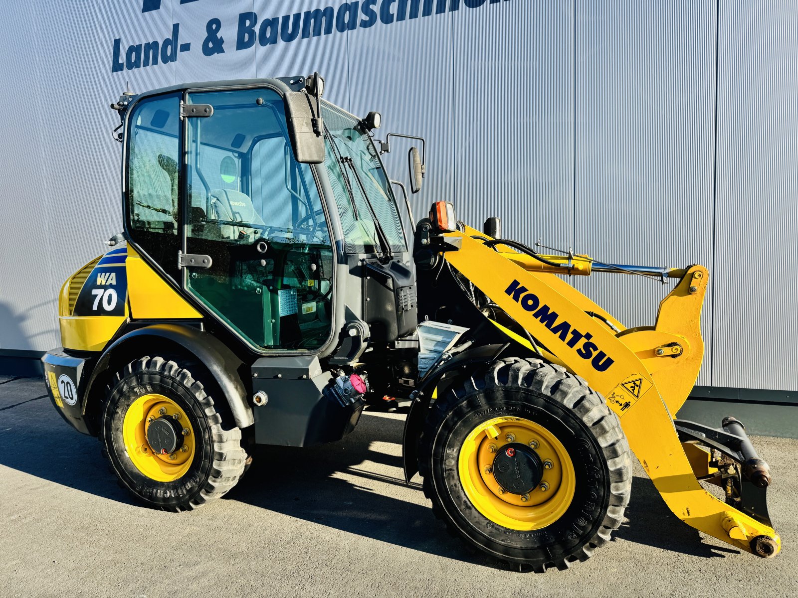 Radlader of the type Komatsu WA 70, Gebrauchtmaschine in Falkenstein (Picture 4)