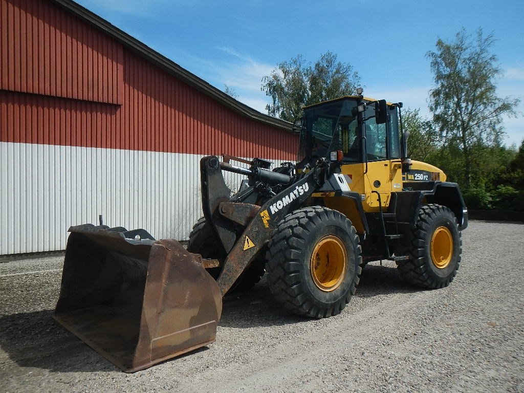 Radlader des Typs Komatsu WA250PZ-6, Gebrauchtmaschine in Aabenraa (Bild 8)