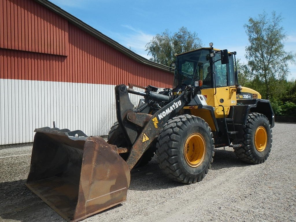 Radlader des Typs Komatsu WA250PZ-6, Gebrauchtmaschine in Aabenraa (Bild 3)