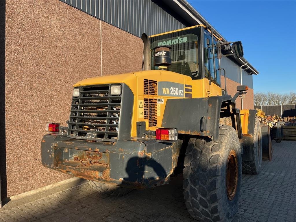 Radlader des Typs Komatsu WA250PZ-6, Gebrauchtmaschine in Løgstør (Bild 2)