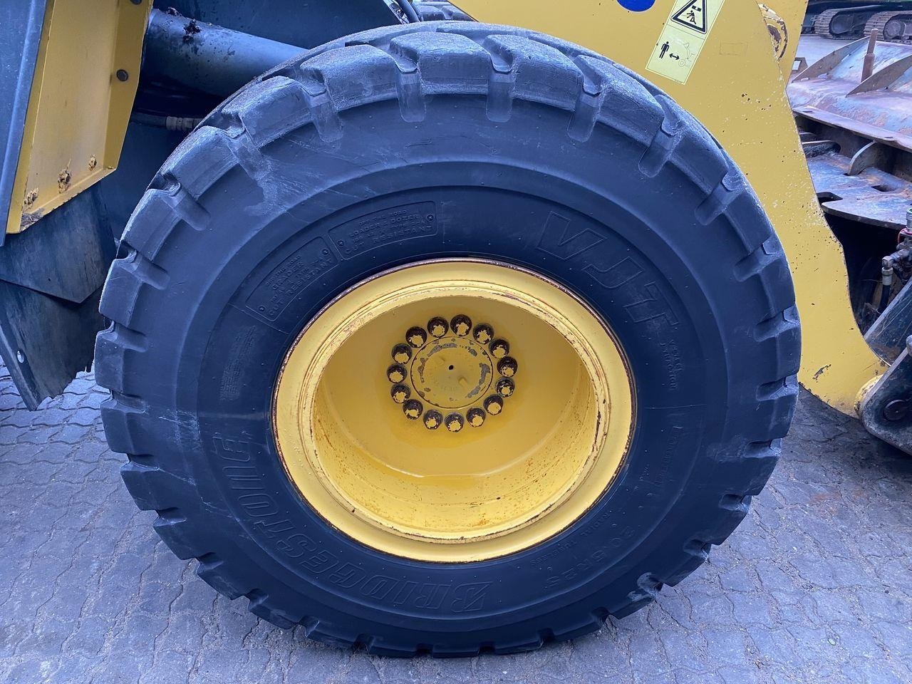 Radlader Türe ait Komatsu WA320-5, Gebrauchtmaschine içinde Skive (resim 6)