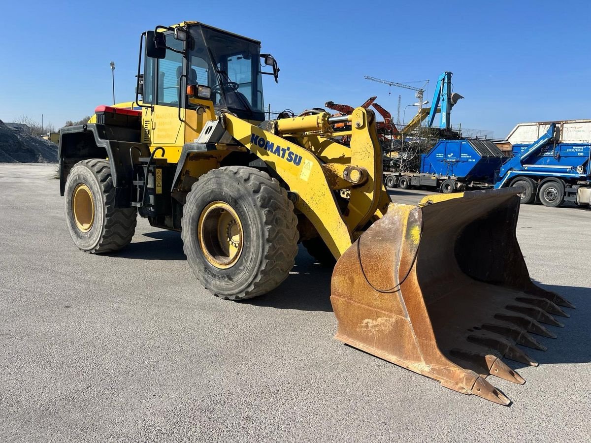 Radlader des Typs Komatsu WA320-5, Gebrauchtmaschine in Gabersdorf (Bild 1)