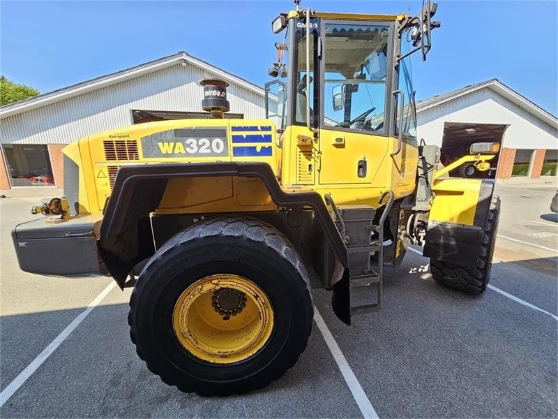 Radlader des Typs Komatsu WA320-5H, Gebrauchtmaschine in Aalborg SV (Bild 4)