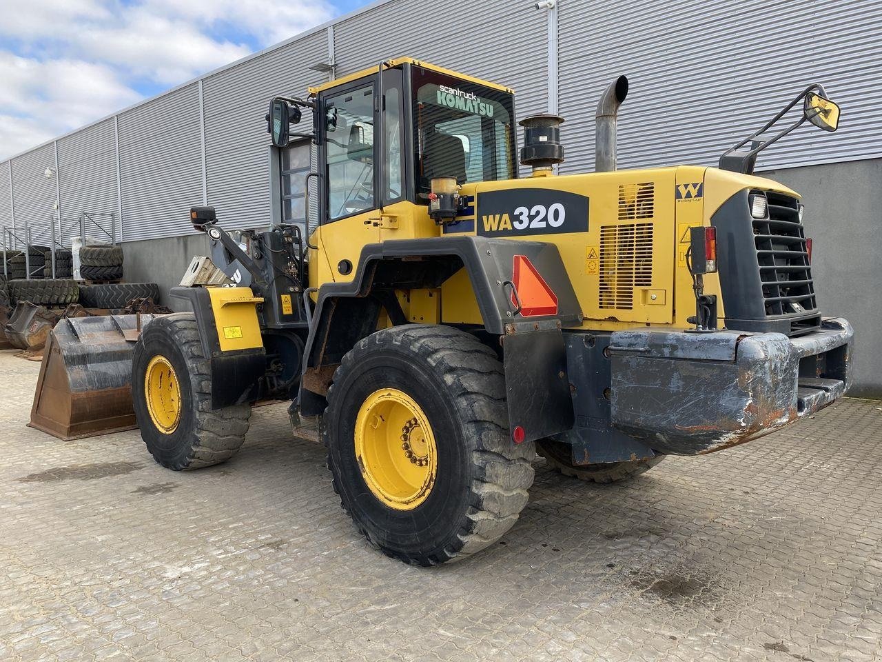 Radlader van het type Komatsu WA320-6, Gebrauchtmaschine in Skive (Foto 2)