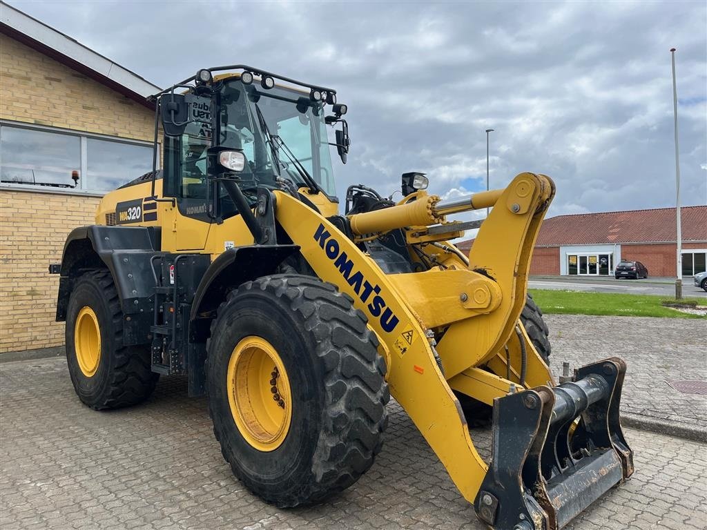 Radlader des Typs Komatsu WA320-8, Gebrauchtmaschine in Løgstør (Bild 4)