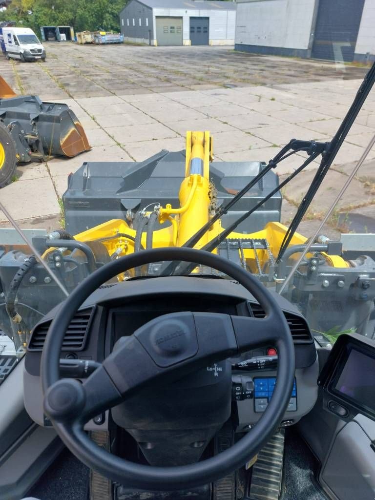 Radlader typu Komatsu WA320-8E0, Gebrauchtmaschine w Overijse (Zdjęcie 11)