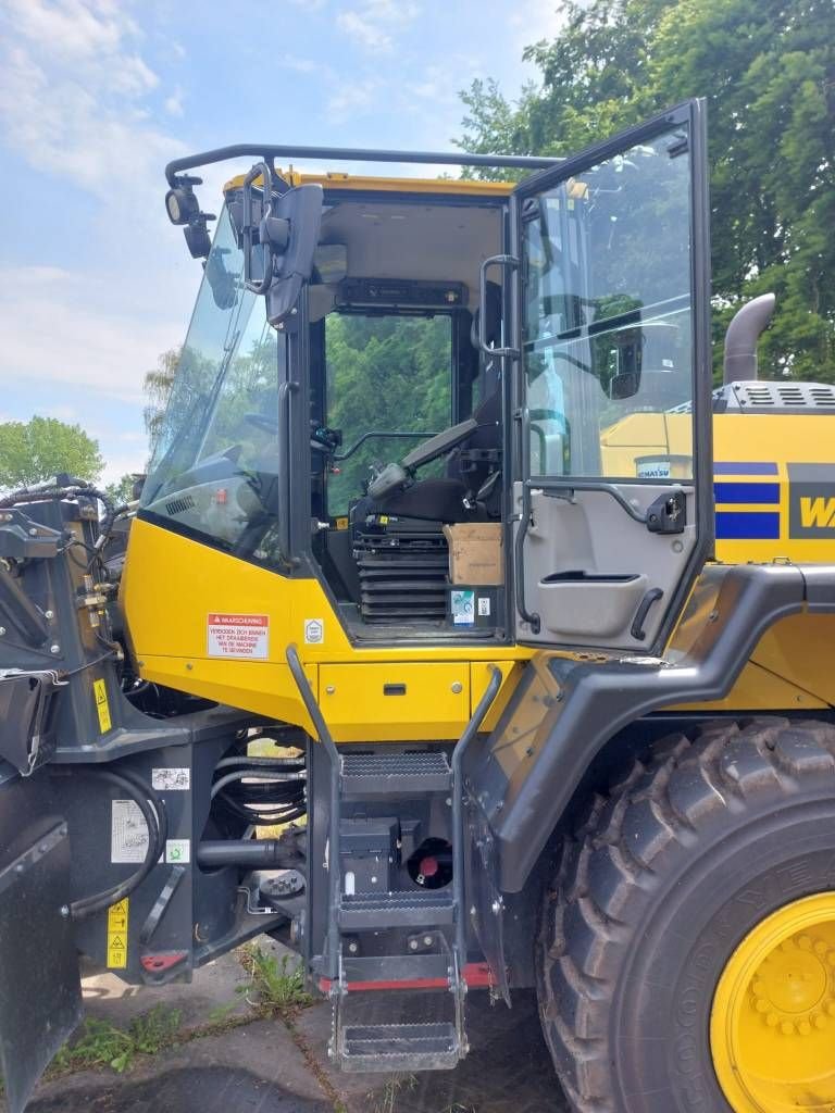 Radlader of the type Komatsu WA320-8E0, Gebrauchtmaschine in Overijse (Picture 10)