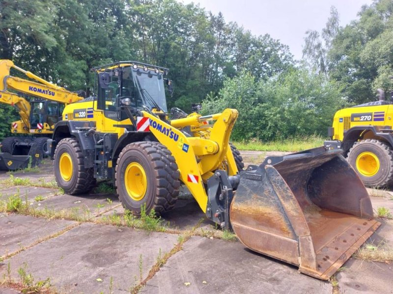 Radlader typu Komatsu WA320-8E0, Gebrauchtmaschine v Overijse