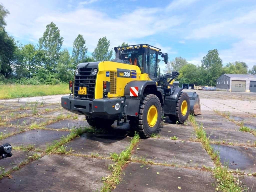 Radlader des Typs Komatsu WA320-8E0, Gebrauchtmaschine in Overijse (Bild 3)