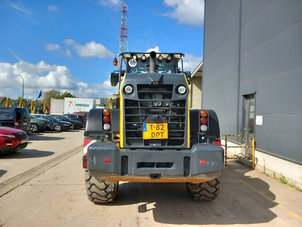 Radlader tip Komatsu WA320-8E0, Gebrauchtmaschine in Overijse (Poză 5)