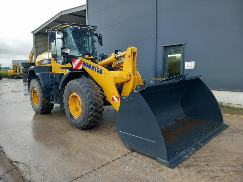 Radlader van het type Komatsu WA320-8E0, Gebrauchtmaschine in Overijse (Foto 1)