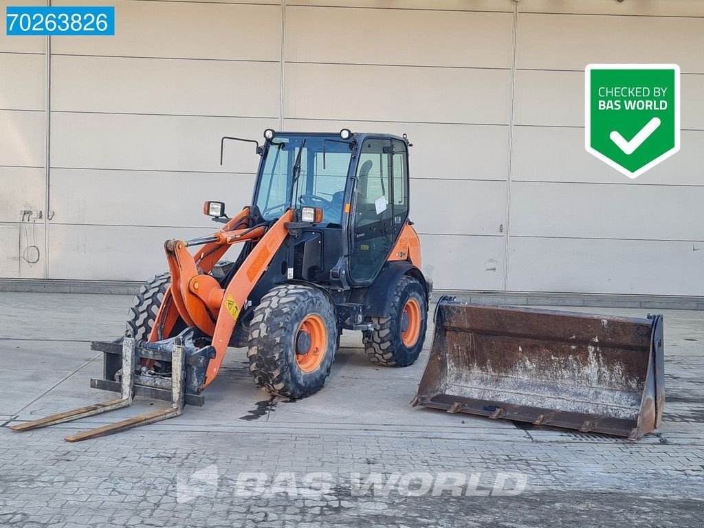 Radlader des Typs Komatsu WA70 -7 BUCKETS AND FORKS, Gebrauchtmaschine in Veghel (Bild 1)