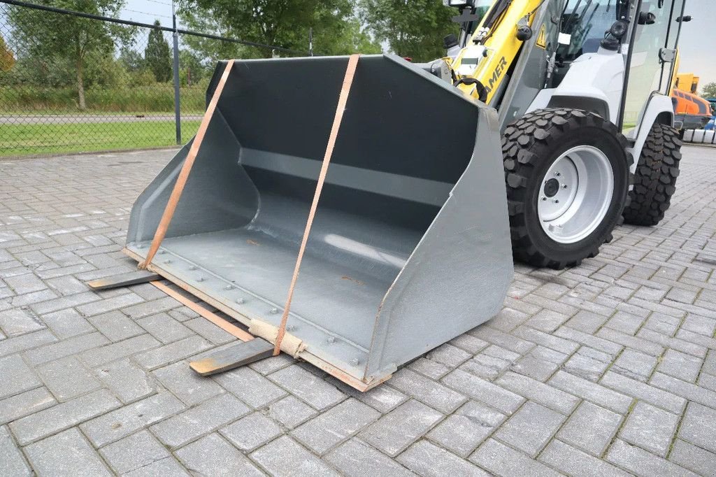 Radlader za tip Kramer 5040 NEW / UNUSED FORKS BUCKET, Gebrauchtmaschine u Marknesse (Slika 8)