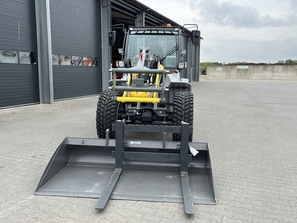 Radlader del tipo Kramer 8105, Gebrauchtmaschine en Hapert (Imagen 3)