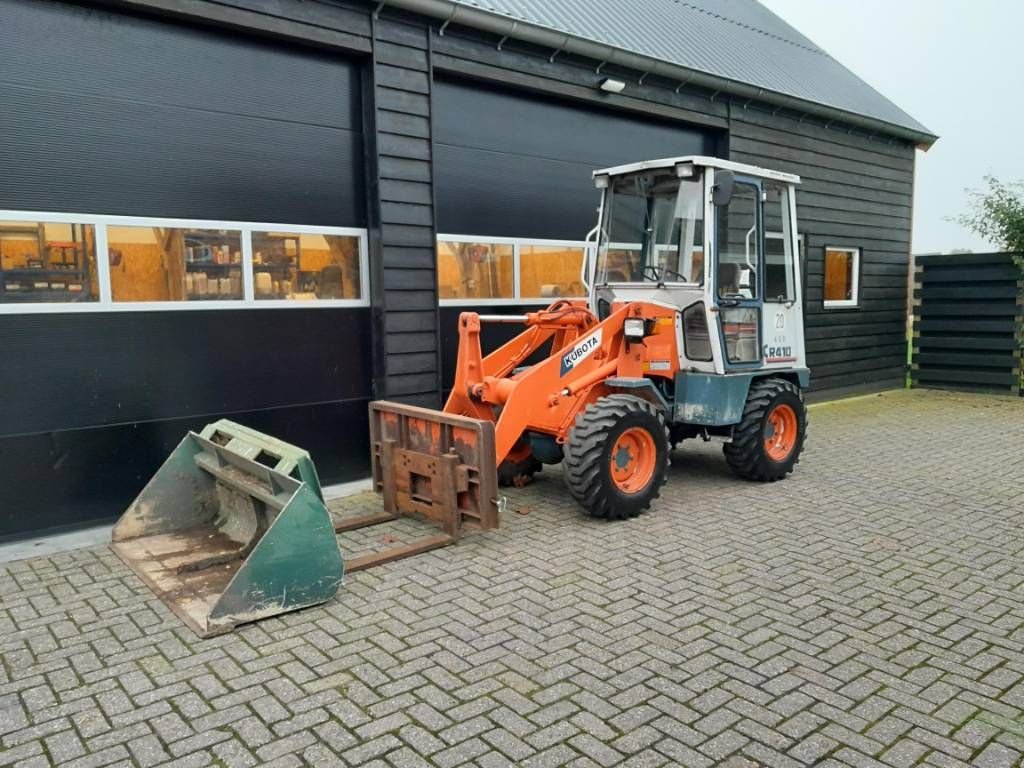 Radlader типа Kubota R 410 midishovel met bak en vorken, Gebrauchtmaschine в Ederveen (Фотография 2)