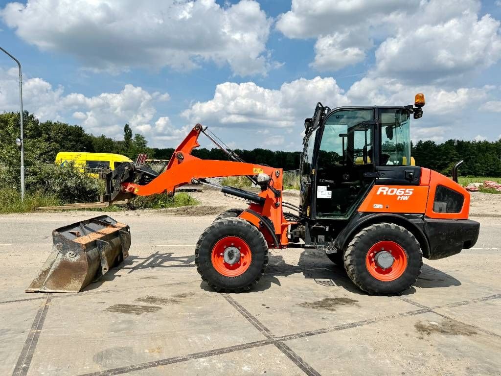 Radlader типа Kubota R065 - Bucket + Forks / 2235 Hours, Gebrauchtmaschine в Veldhoven (Фотография 1)